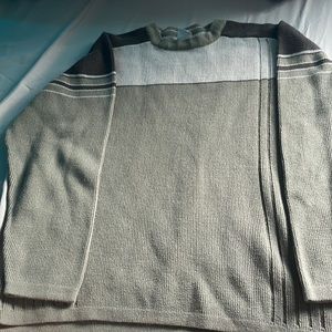 GREEN SWEATER